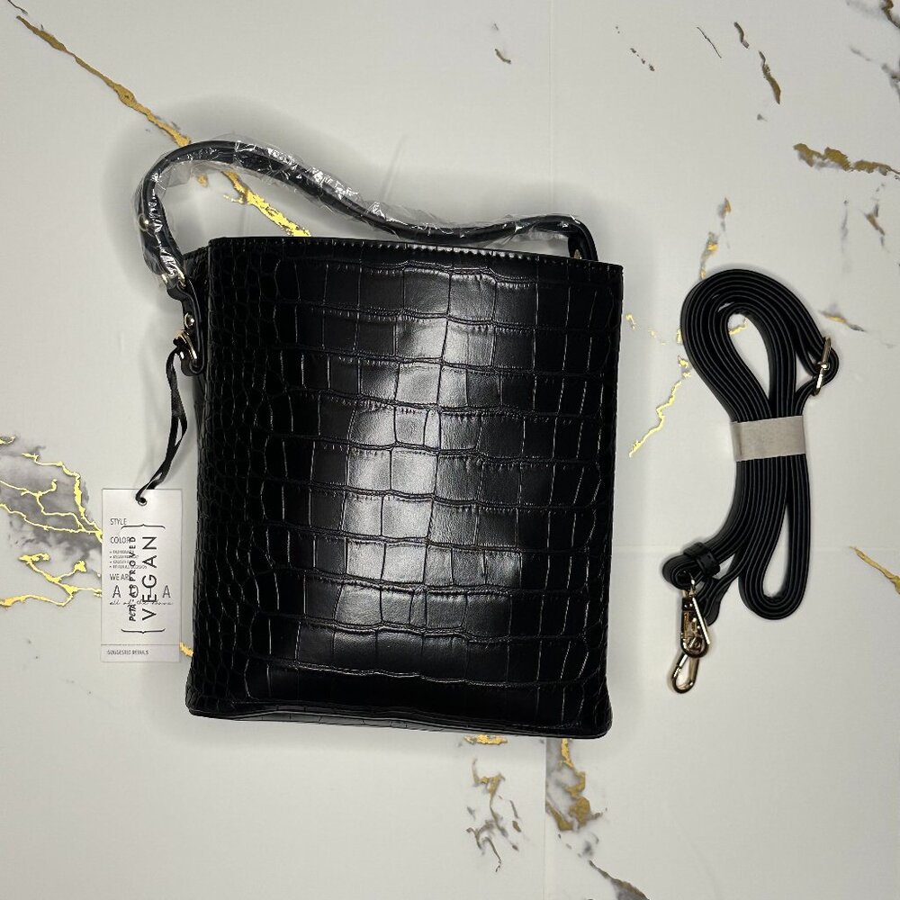 AOTA Elena Black Bucket Bag